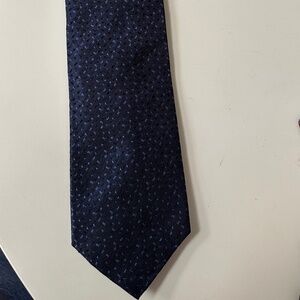 Kenneth Cole Men’s silk tie
